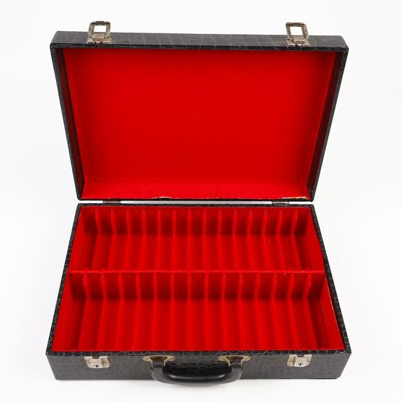 Vtg Faux Alligator Skin 8 Track Carry Case Holds 30 Cartridges Black Red - Picture 2 of 10